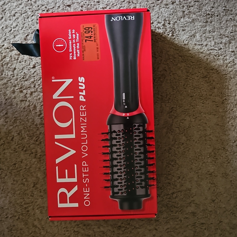 NWT Revlon One-step Volumizer PLUS